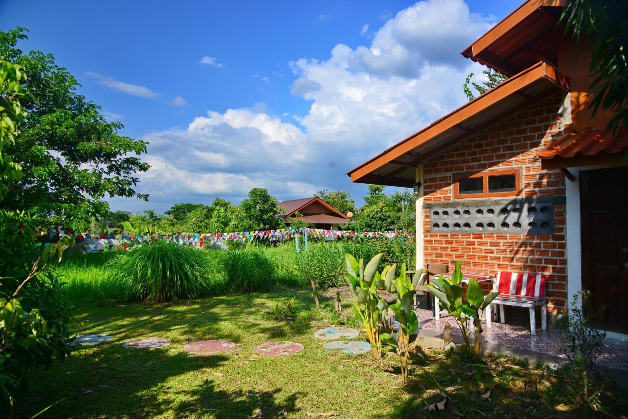 อยู่ดินกินดีฟาร์มสเตย์ Mae Rim Extérieur photo